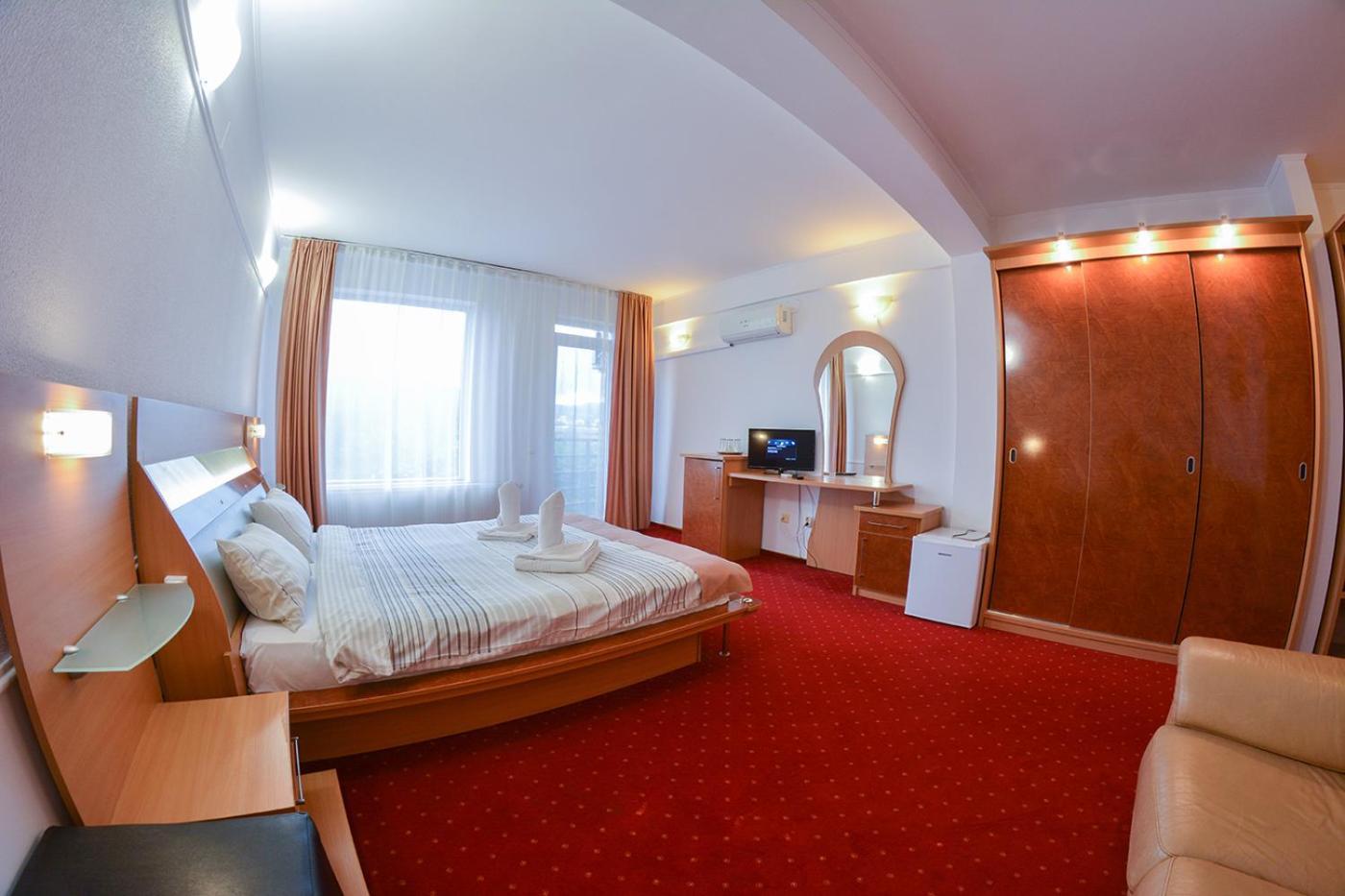Pensiune Valentina Hotel Ramnicu Valcea Exterior photo