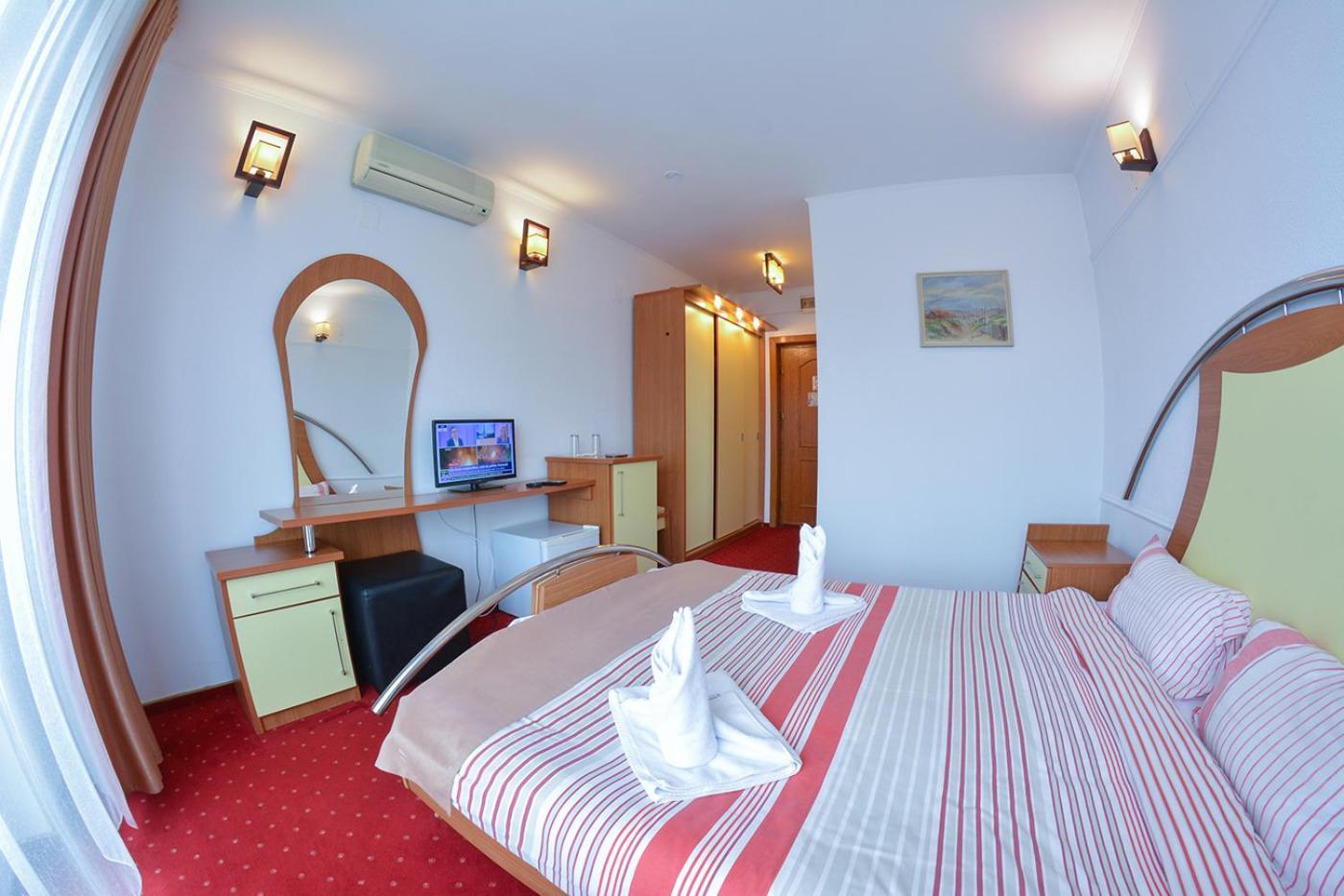 Pensiune Valentina Hotel Ramnicu Valcea Exterior photo